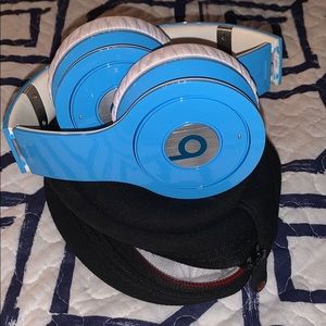 bluetooth blue beats